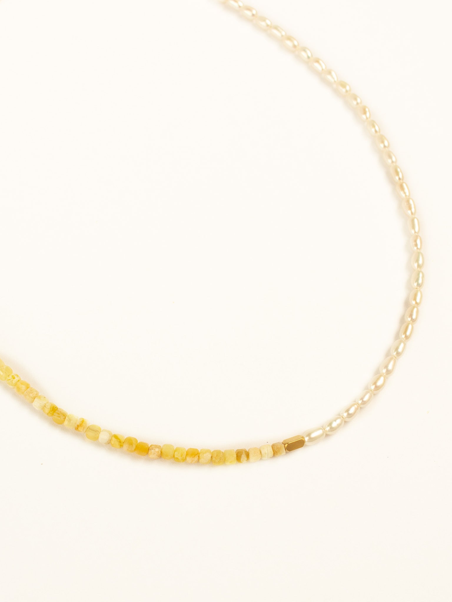 Collier LUCINA - Opale Jaune & Perles d’Eau Douce