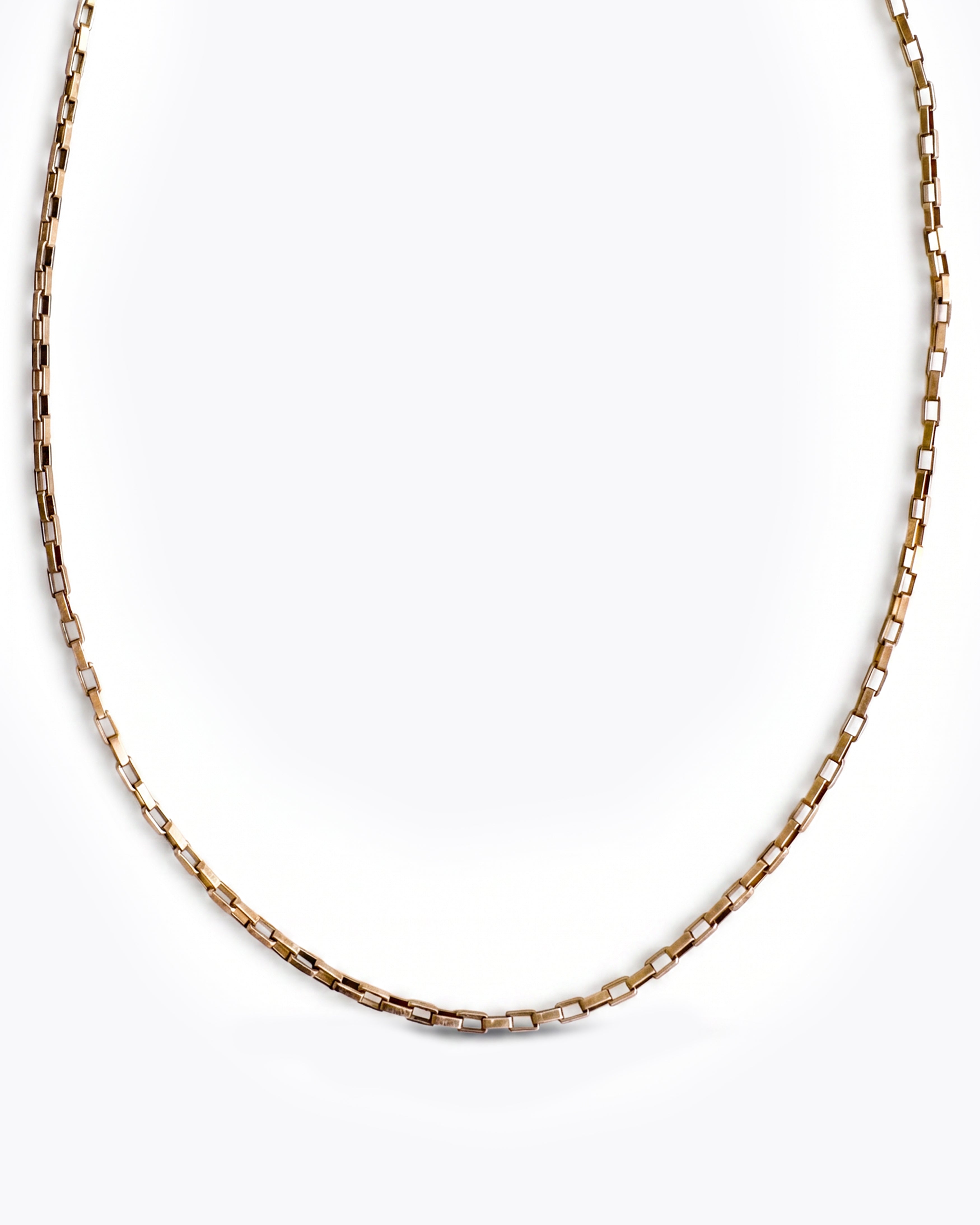DIORA Collar Eslabones rectangulares dorados