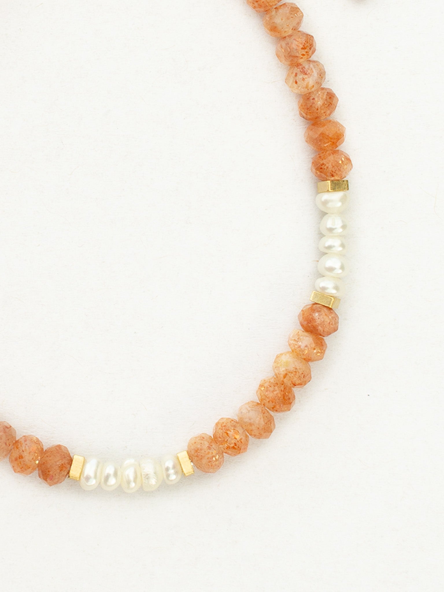 Bracelet Lyra – Pierre de Soleil & Perles d’Eau Douce