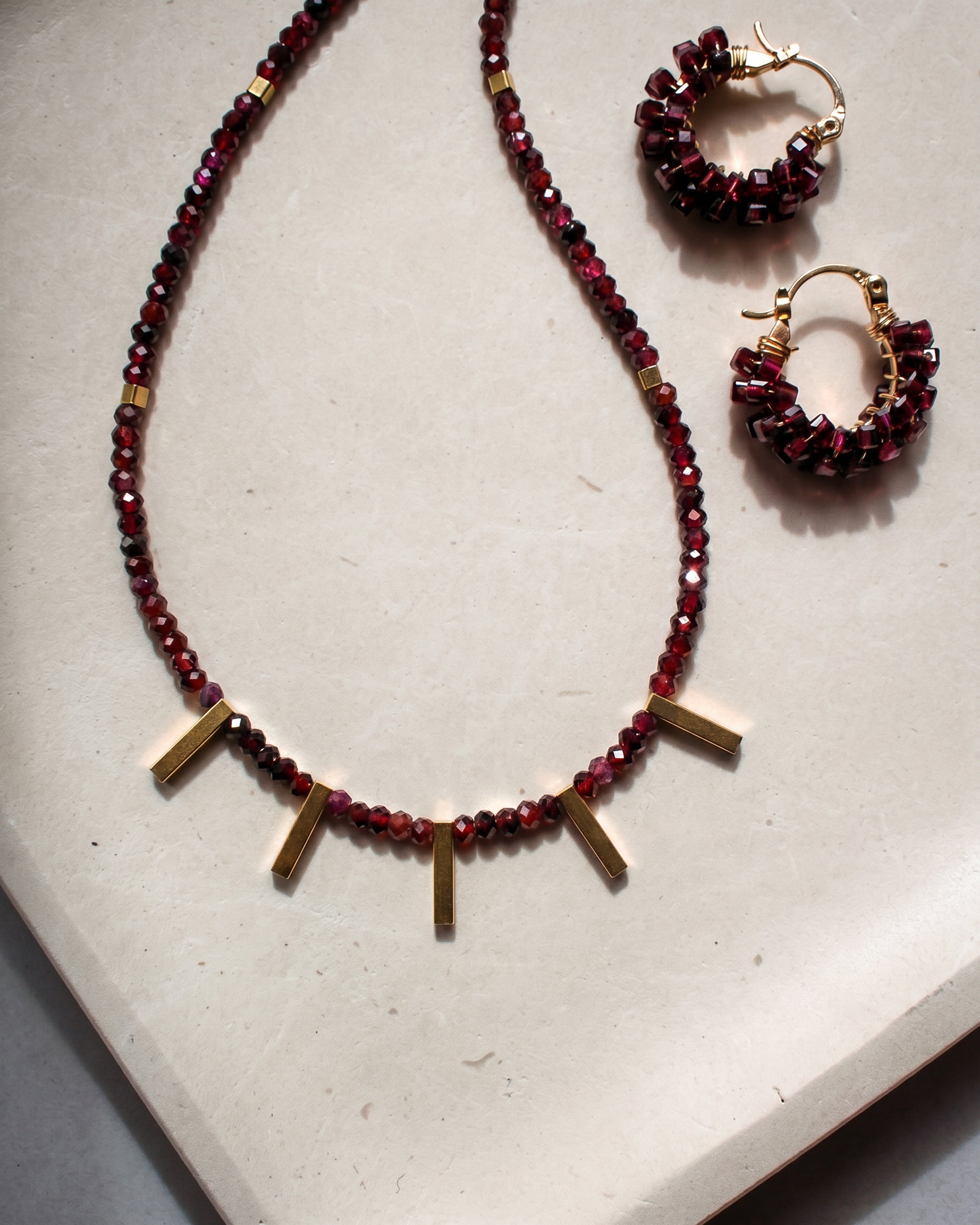 ZALEA Collar Granate